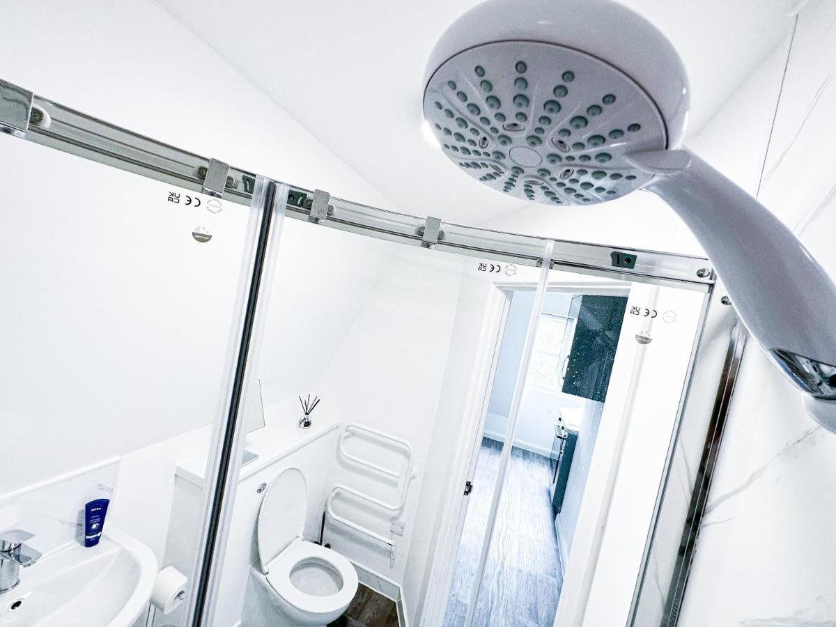 Lovely Studio Apartment Maidstone Bagian luar foto