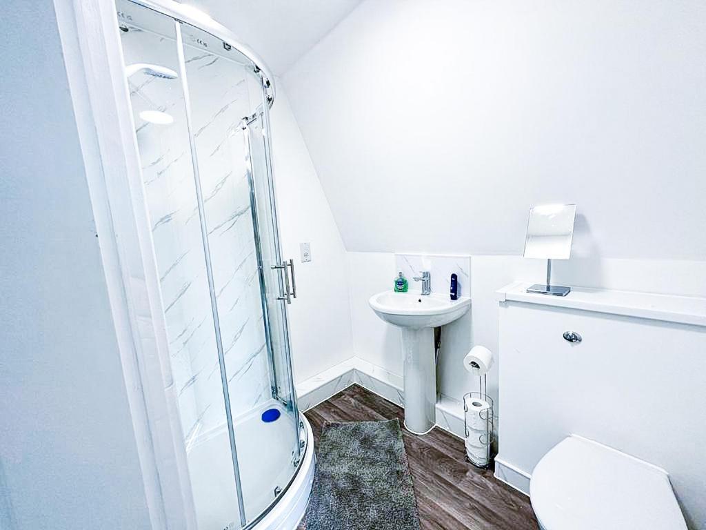 Lovely Studio Apartment Maidstone Bagian luar foto