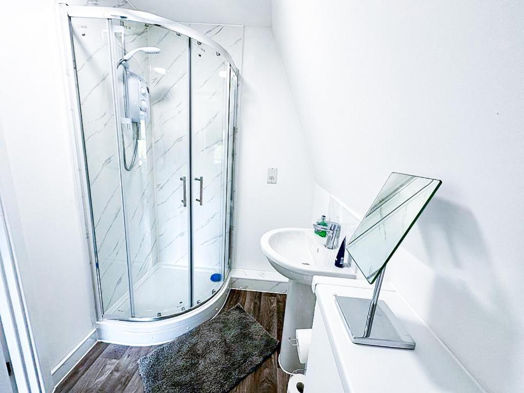 Lovely Studio Apartment Maidstone Bagian luar foto